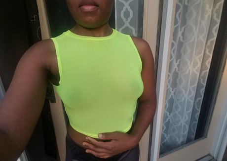 dancekwen naked model picture