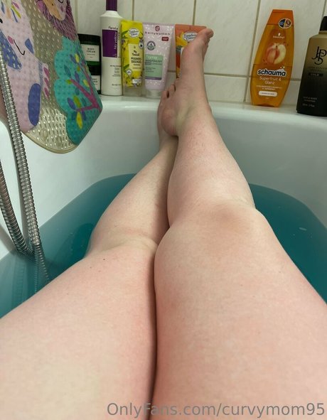 curvymom95 star high quality image