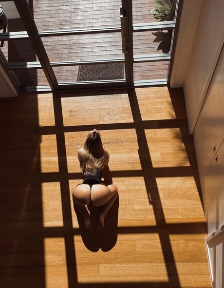 squat onlyfans sexy photos