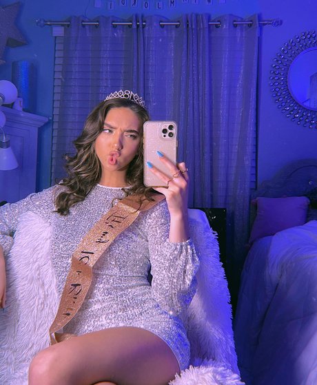 Iamjordi star nude photo