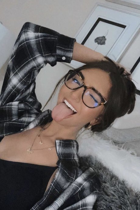 Iamjordi pretty pornstar photo