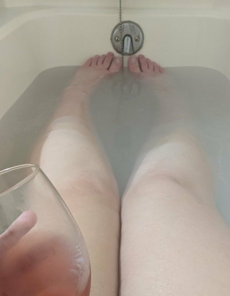 thotdogwater pretty model image