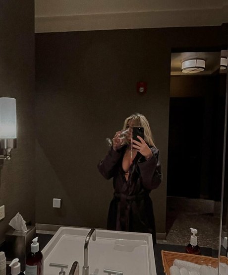 urbbaddy pornographic model photo