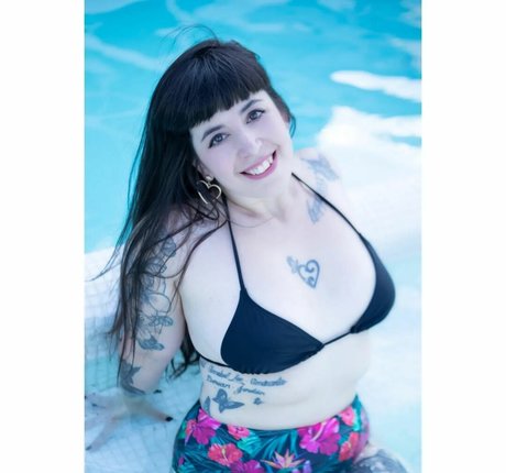 miss babel top star pic