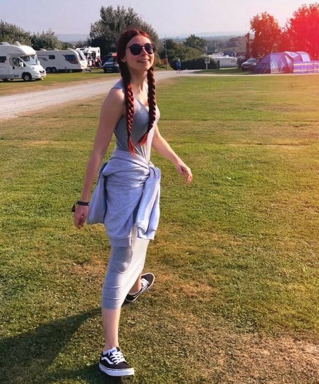 mushutwitch porn model photo