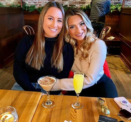 Lizzy Decologero nude actress picture