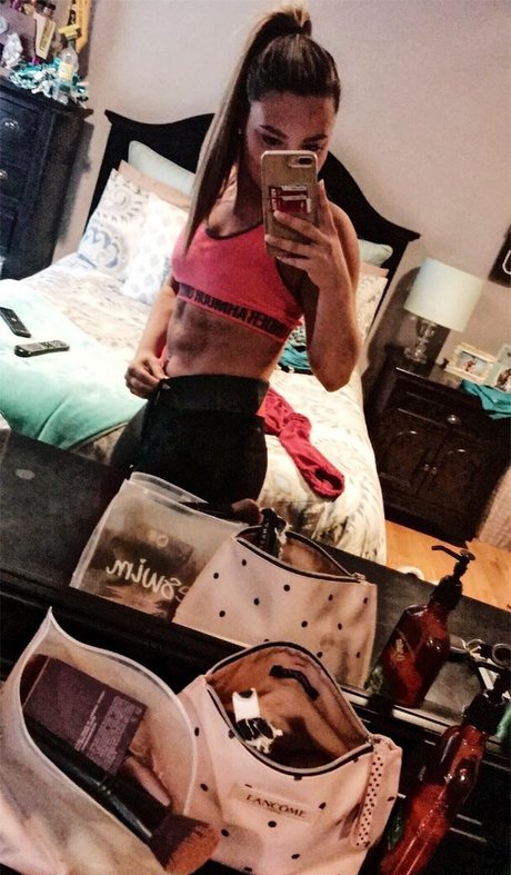 Lizzy Decologero top star picture