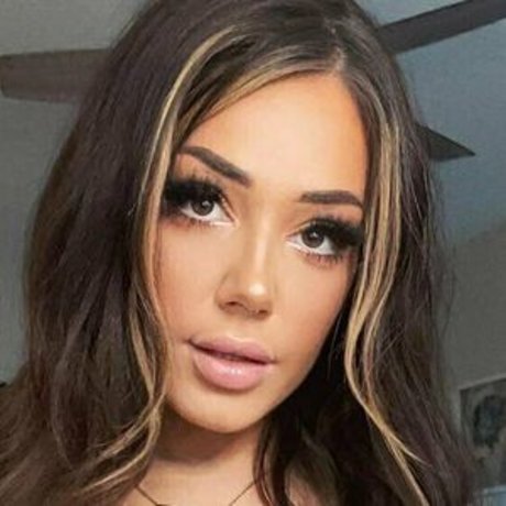 ccozie model hd images