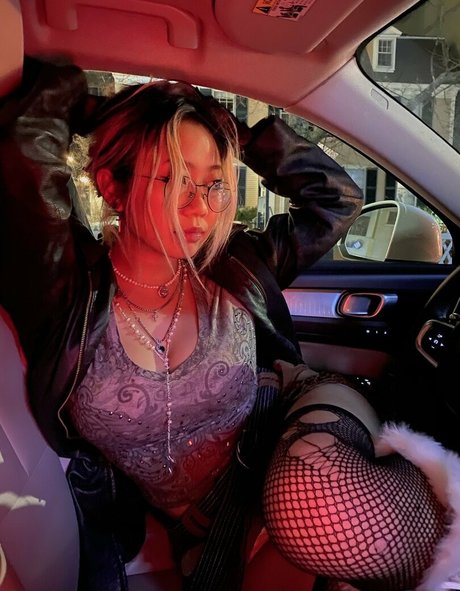 hollyliangg model hot pic