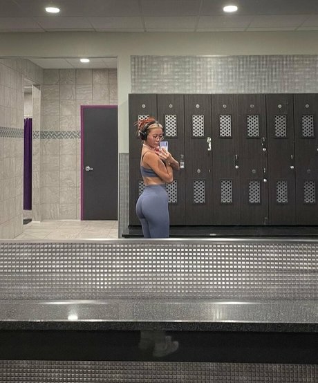 hollyliangg pornstar xxx photo