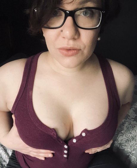 jennikatfree model nude pics