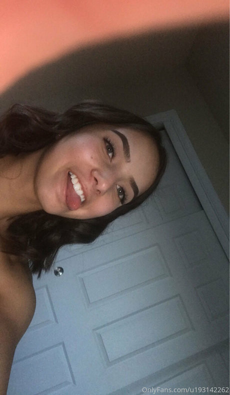 Lilibaby18 porn actress photos