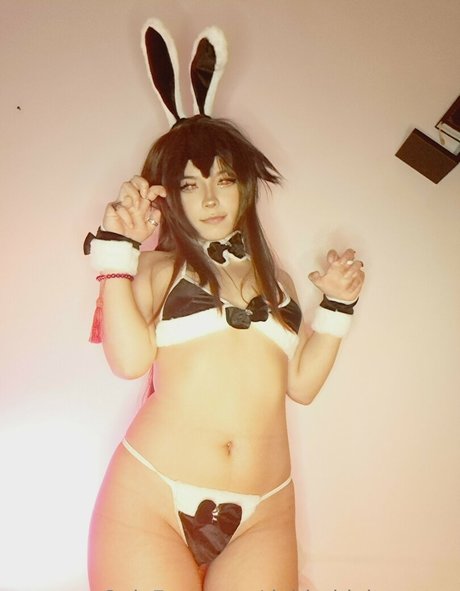 Momoiro Cosplay model top image