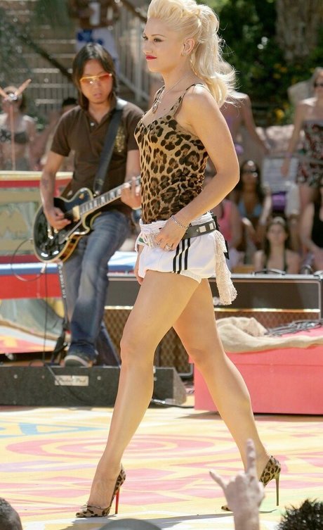 Gwen Stefani star nudes img