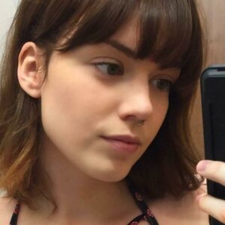 RipMika hot actress pic