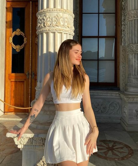 Melike Saygin hd star galleries