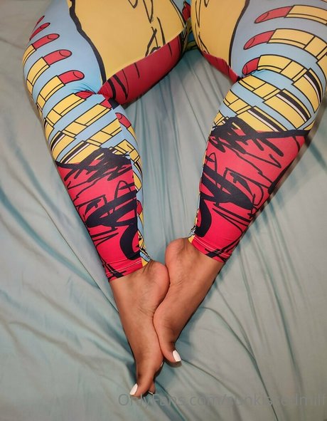 sunkissedmilf model erotic pictures