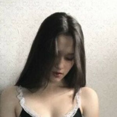 yiwedk art star photos