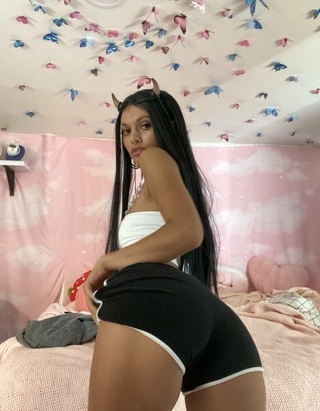 perkyytits model beautiful pics