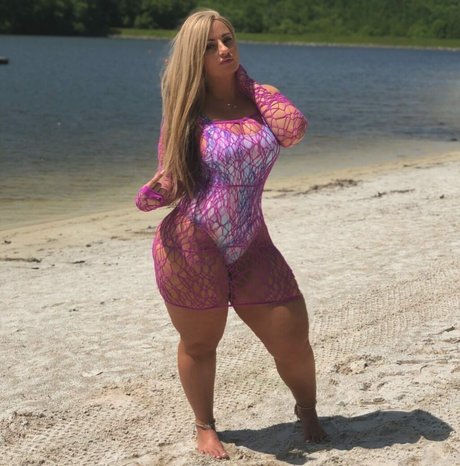 Ivoryyyyy pornstar naked photo