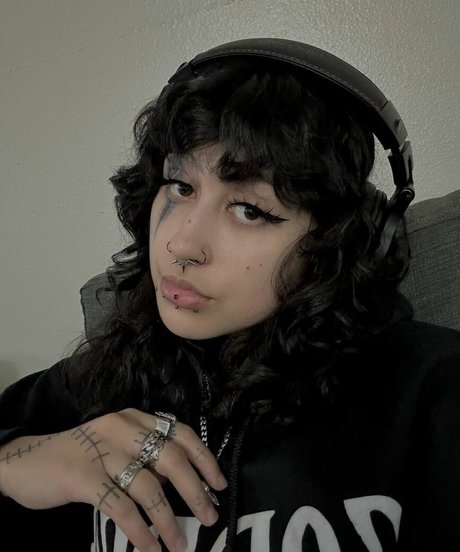 huge fake tits onlyfans porn pic