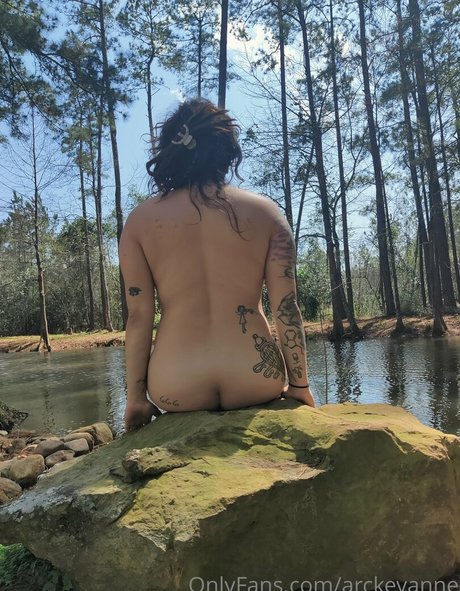 arckeyanne nudes model picture