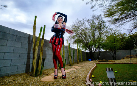 mayasinstress nude star pics