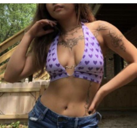 Mikah Tia hot model picture