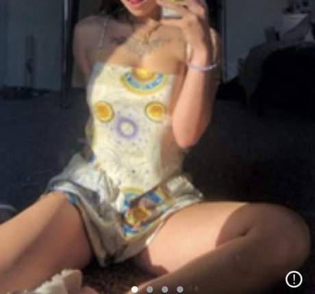 Mikah Tia erotic star pic