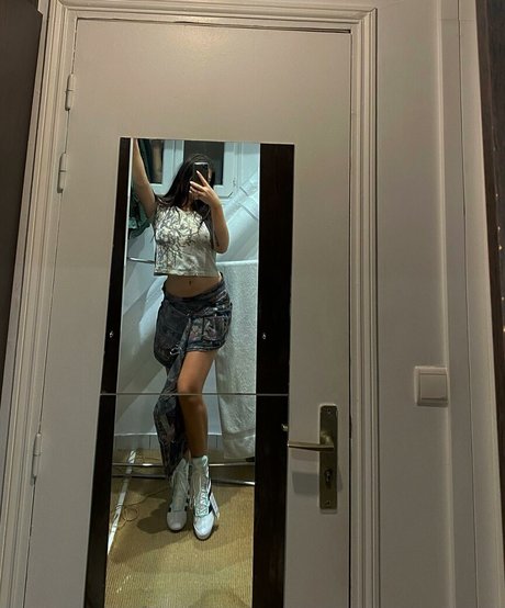 big areolas onlyfans free nude pics