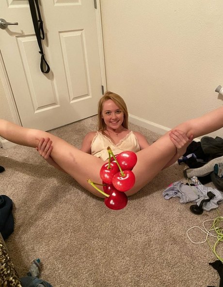 Nikole Nash star hot image