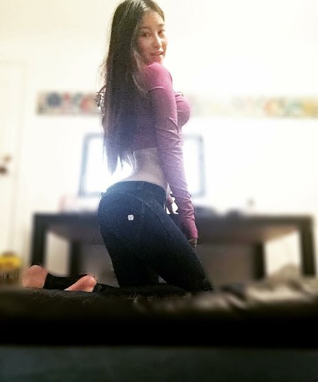 Vivika Babe model top images