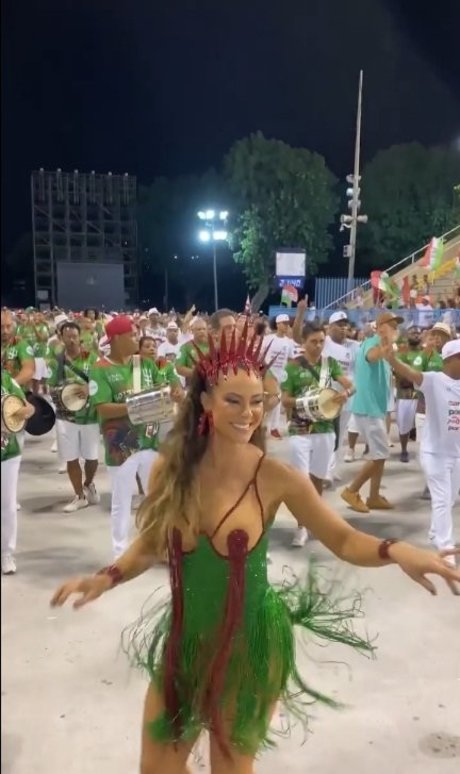 Paola Oliveira free actress pictures