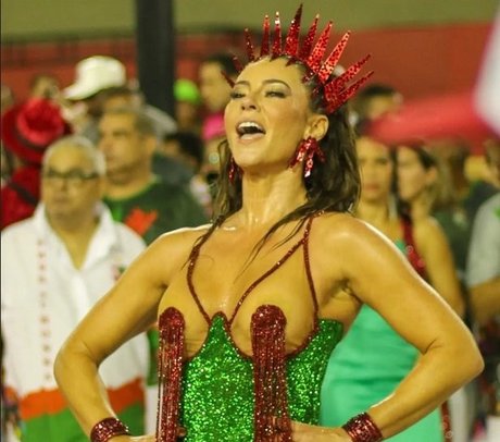 Paola Oliveira perfect actress pic