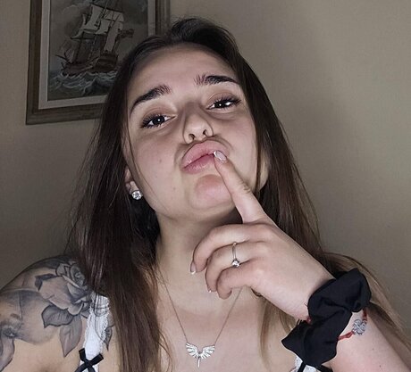 Waifu Vanessa_ naked pornstar pics