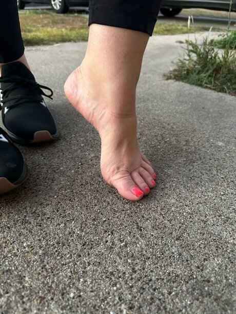 Rose Toes star exclusive image