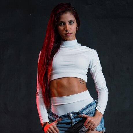 LilianneDancer hot actress pics