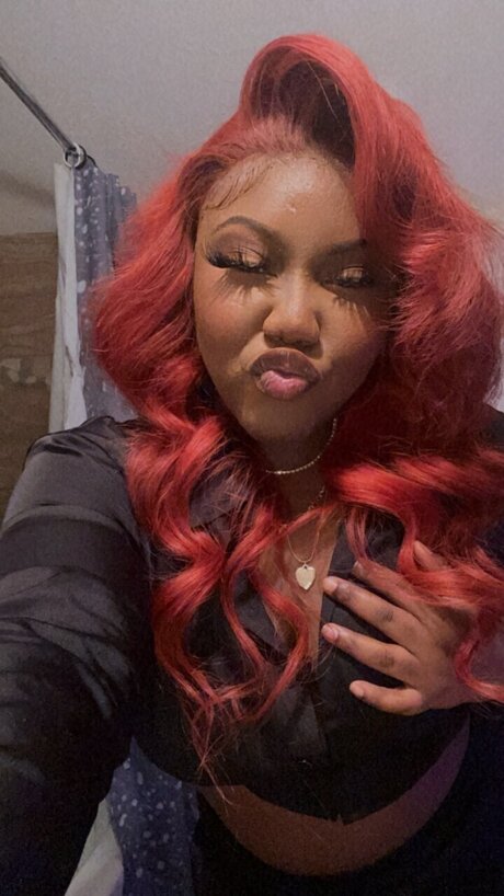 Gigi Jivanchii pornstar naked img