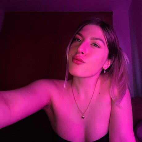 Ahrifox Vip hot actress image