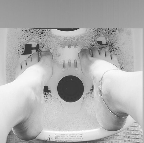 amber naked model picture