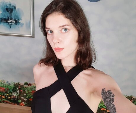 Sweet Lou Lou model nude img