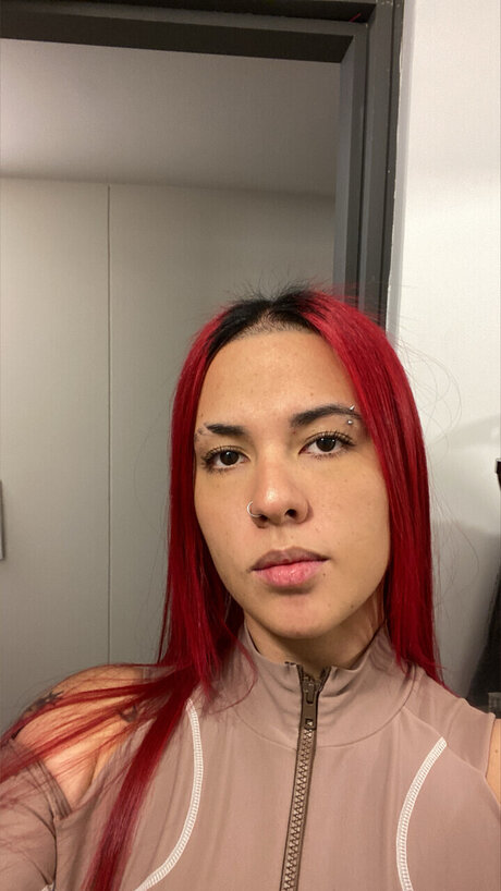 Lennis pretty pornstar picture