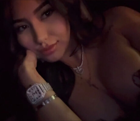 Noelialust high quality model pic