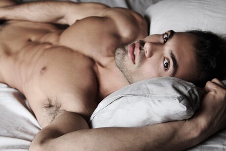 Benjamin_ model free galleries