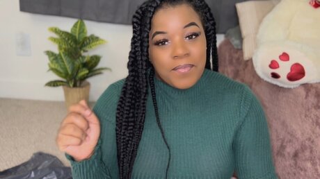 Amoya model best photo