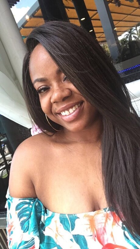 Ms TappIN beautiful model img