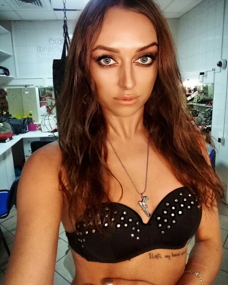 Deizy Hottie hot pornstar galleries