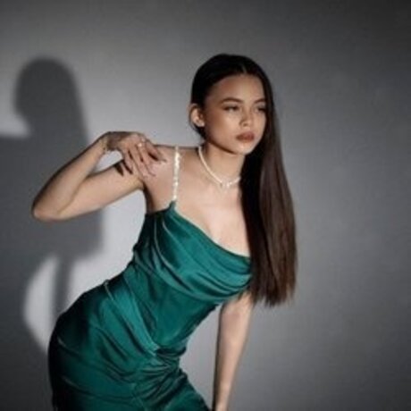 Exclusive by Cleopatra model hd img