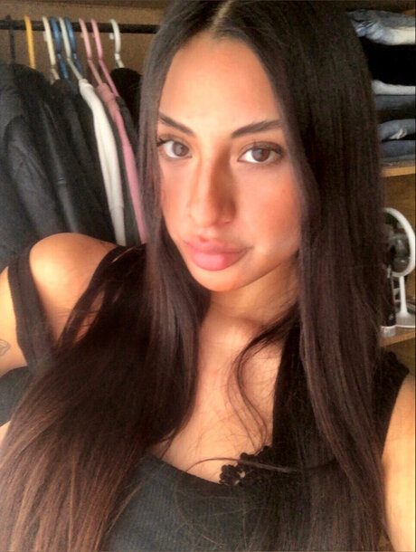 Arabeli model hd photo