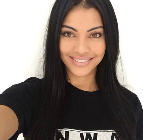 LunaNora art star gallery